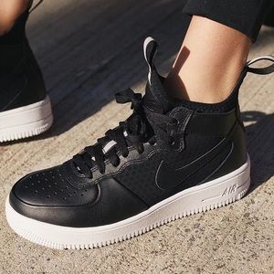 WMNS AIR FORCE 1 ULTRAFORCE MID 'BLACK WHITE'